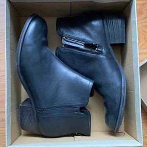 Clarks booties size 7.5 M